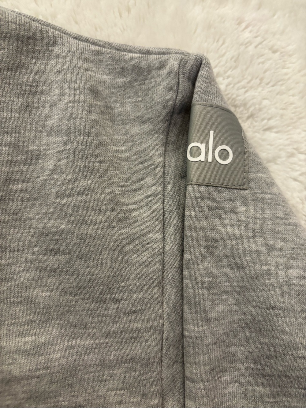Alo Take it easy Henley Pullover Sweatshirt Athletic heather grey size small NWT - Picture 3 of 7